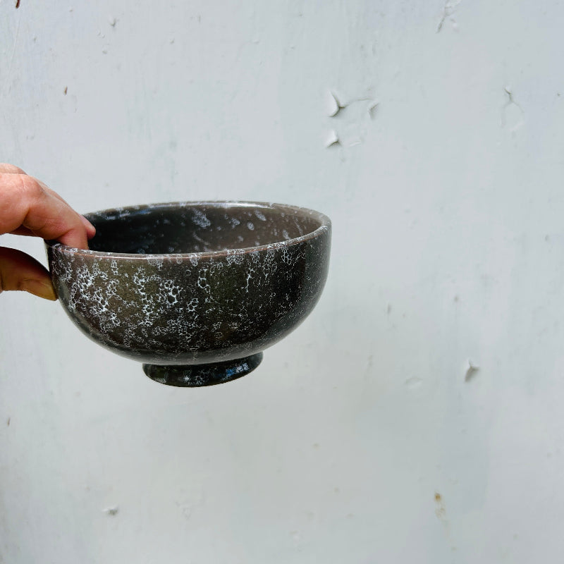 Keramikskål grå med ljust stänkmönster
