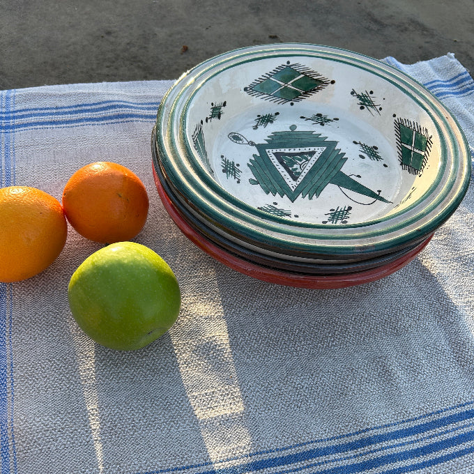 Marockanska fat i marockansk keramik