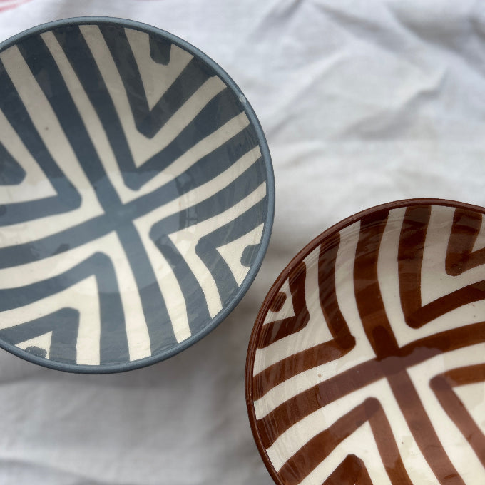 Keramikskål i marockansk keramik randiga