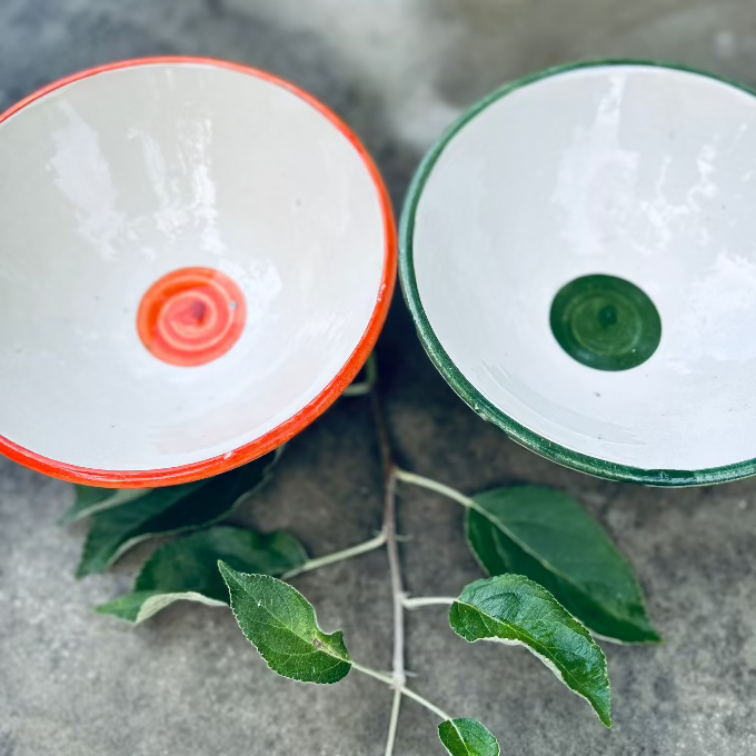 Keramikskålar randiga grön och orangeröd