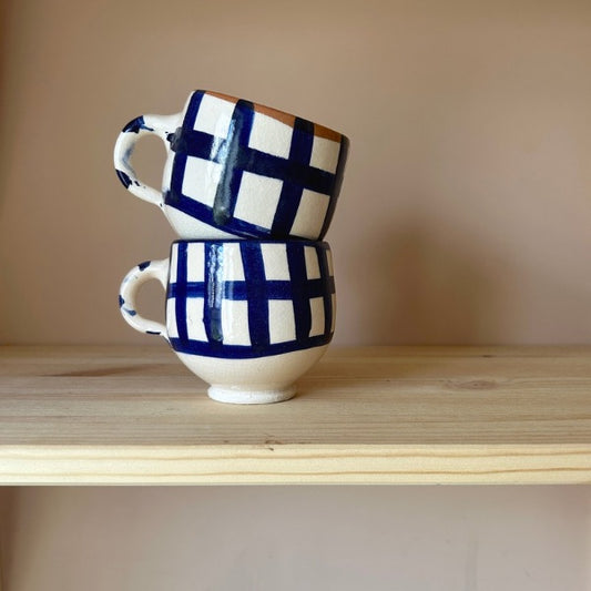 Rutig keramikmugg - blå 