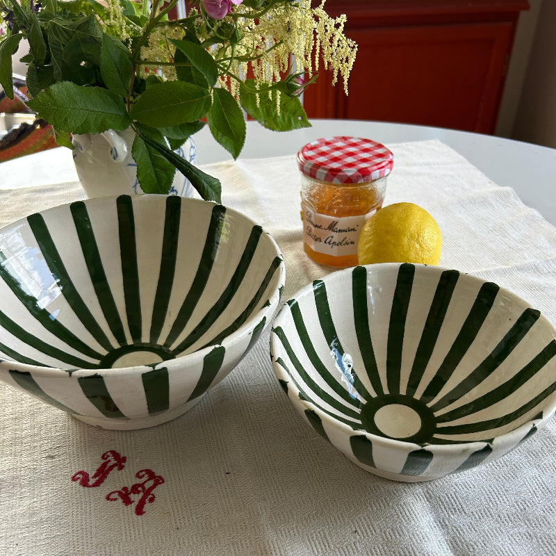 keramikskålar grön och vit